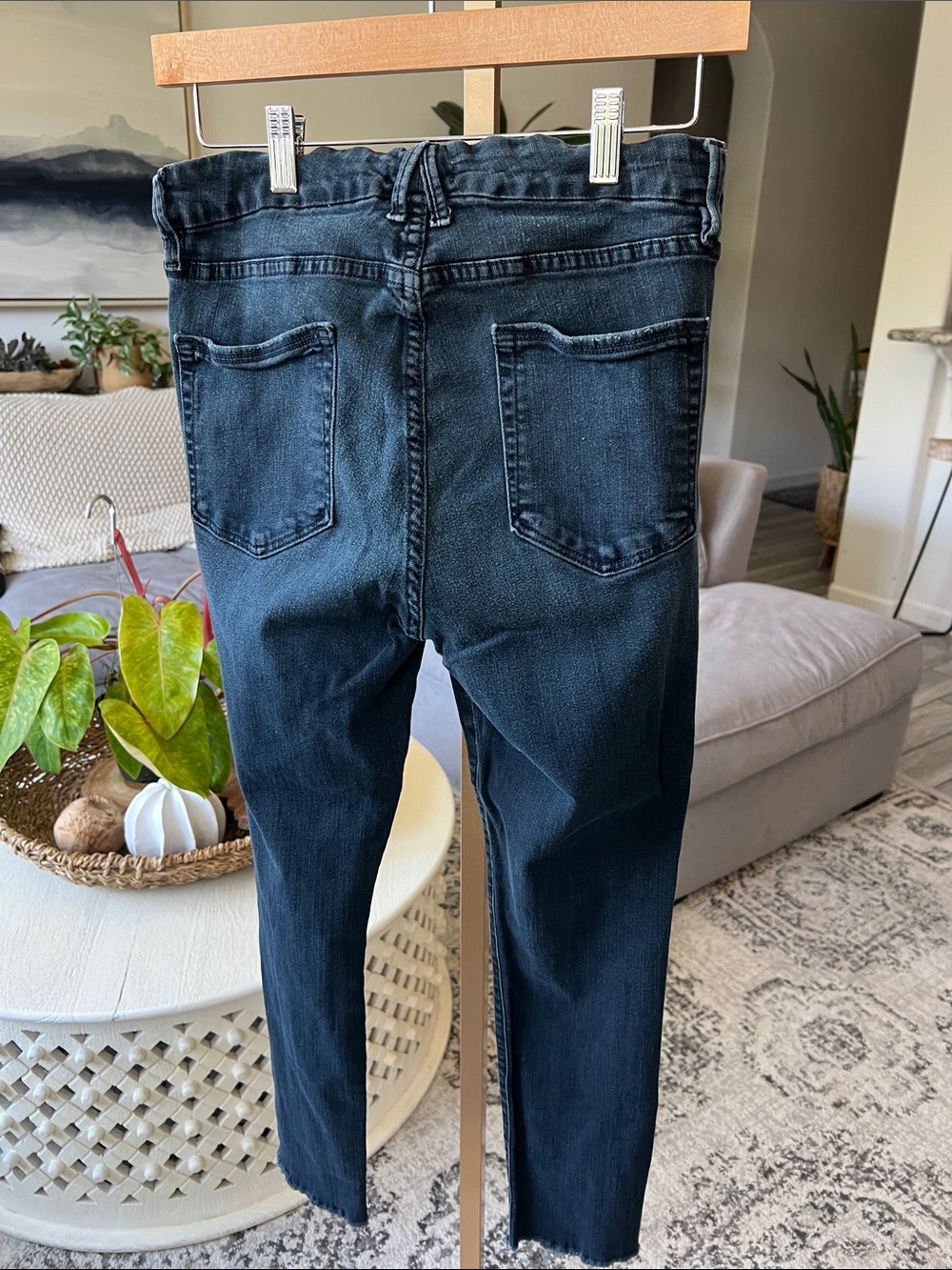 Good American Black Distressed Skinny Jeans - Picture 3 of 4